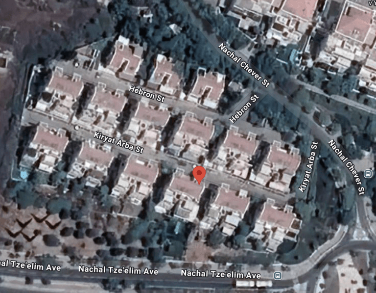 הבית המעוקל של מוטי & דבורה גרוזמן בבית שמש